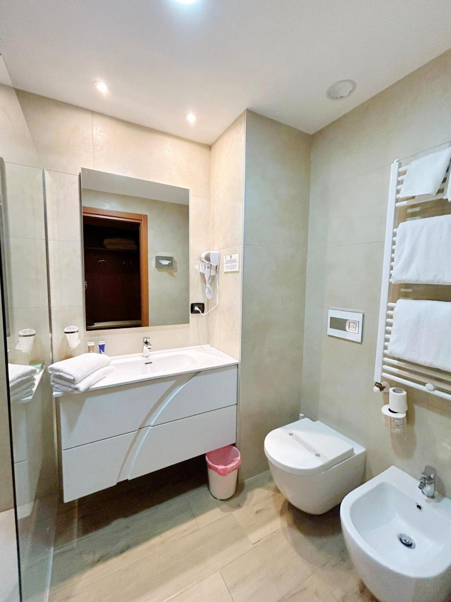 Ih Hotels Milano Blu Visconti Trezzano sul Naviglio Dış mekan fotoğraf