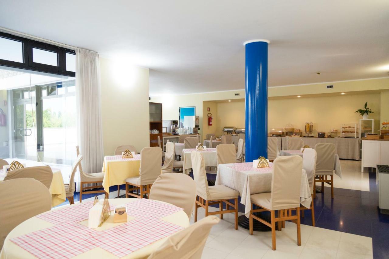 Ih Hotels Milano Blu Visconti Trezzano sul Naviglio Dış mekan fotoğraf
