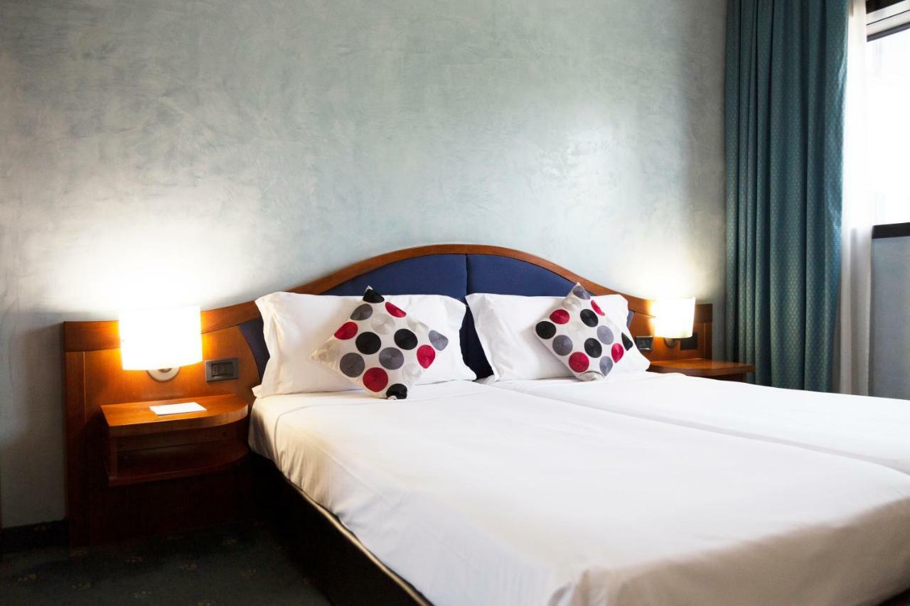 Ih Hotels Milano Blu Visconti Trezzano sul Naviglio Dış mekan fotoğraf