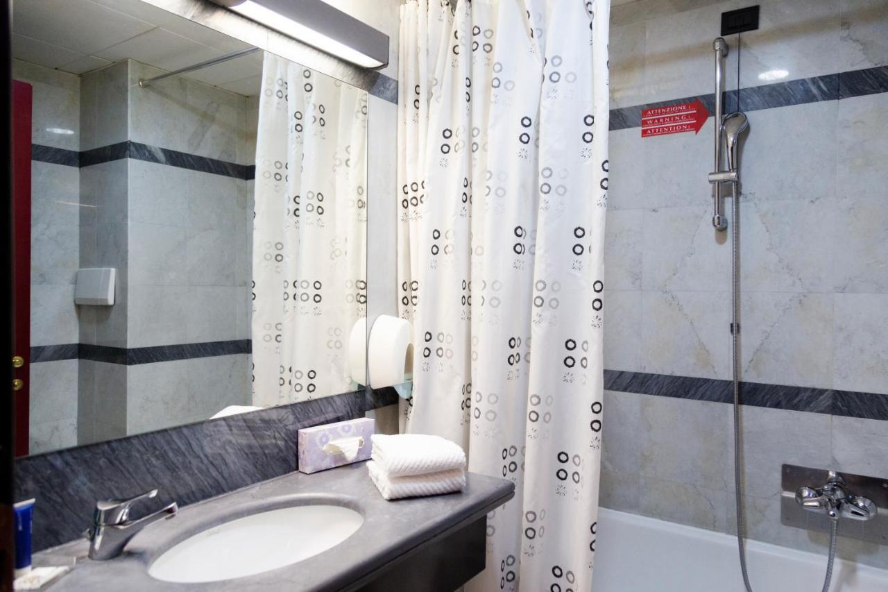 Ih Hotels Milano Blu Visconti Trezzano sul Naviglio Dış mekan fotoğraf